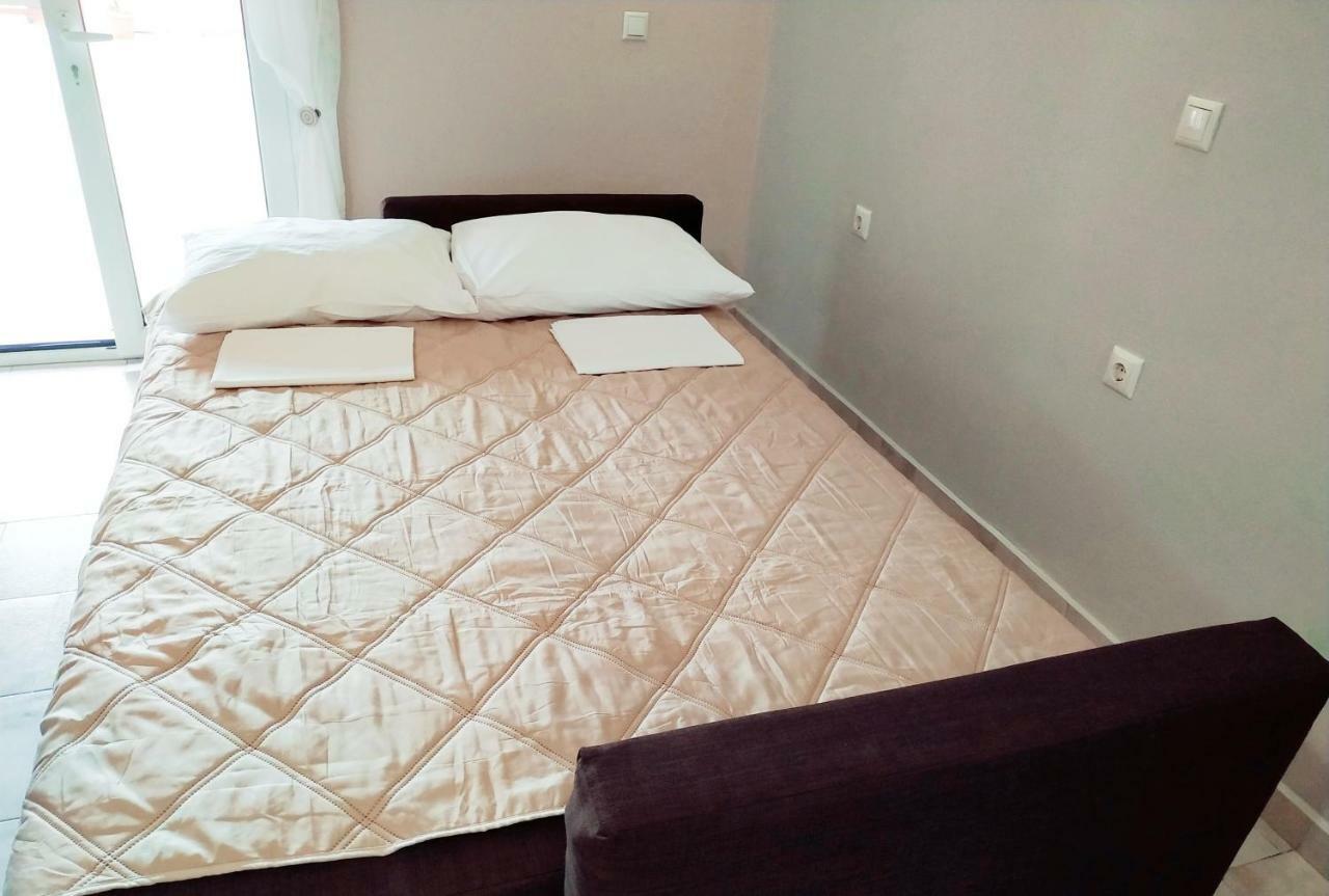 Amaryllis Boutique Apartments Moraitika Habitación foto